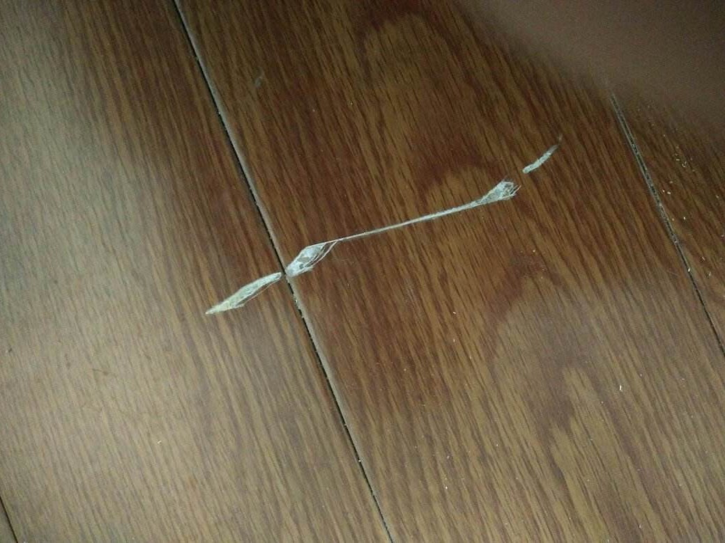 實(shí)木地板劃痕怎么處理？