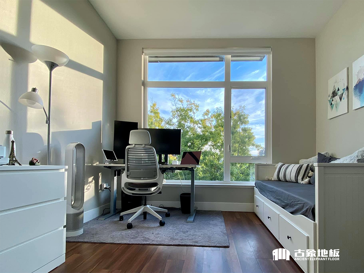 書房鋪實(shí)木地板怎么樣