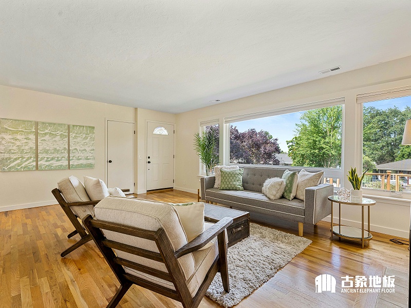 三層實(shí)木地板