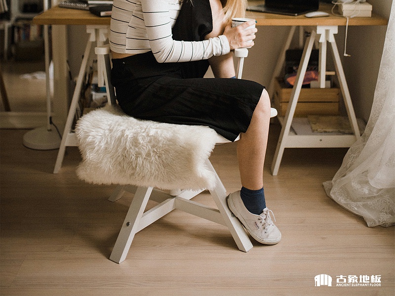 白橡木地板優(yōu)缺點(diǎn)