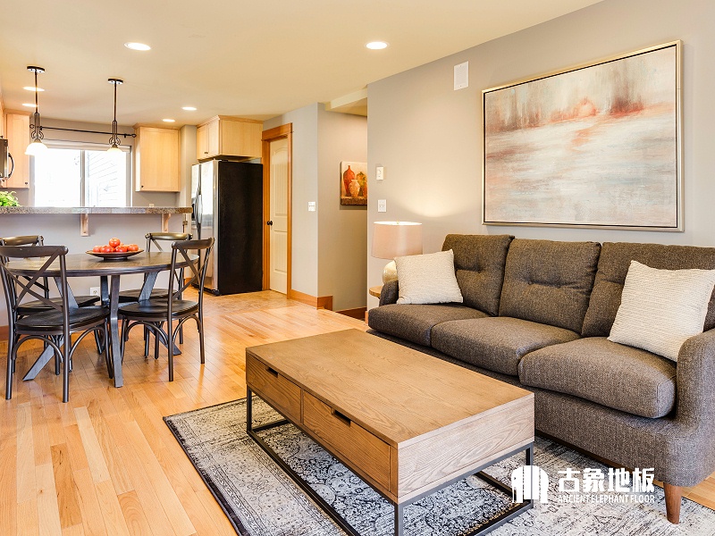 強(qiáng)品牌效應(yīng)