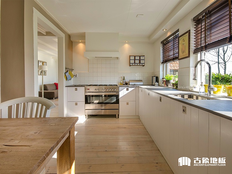 多層實(shí)木地板