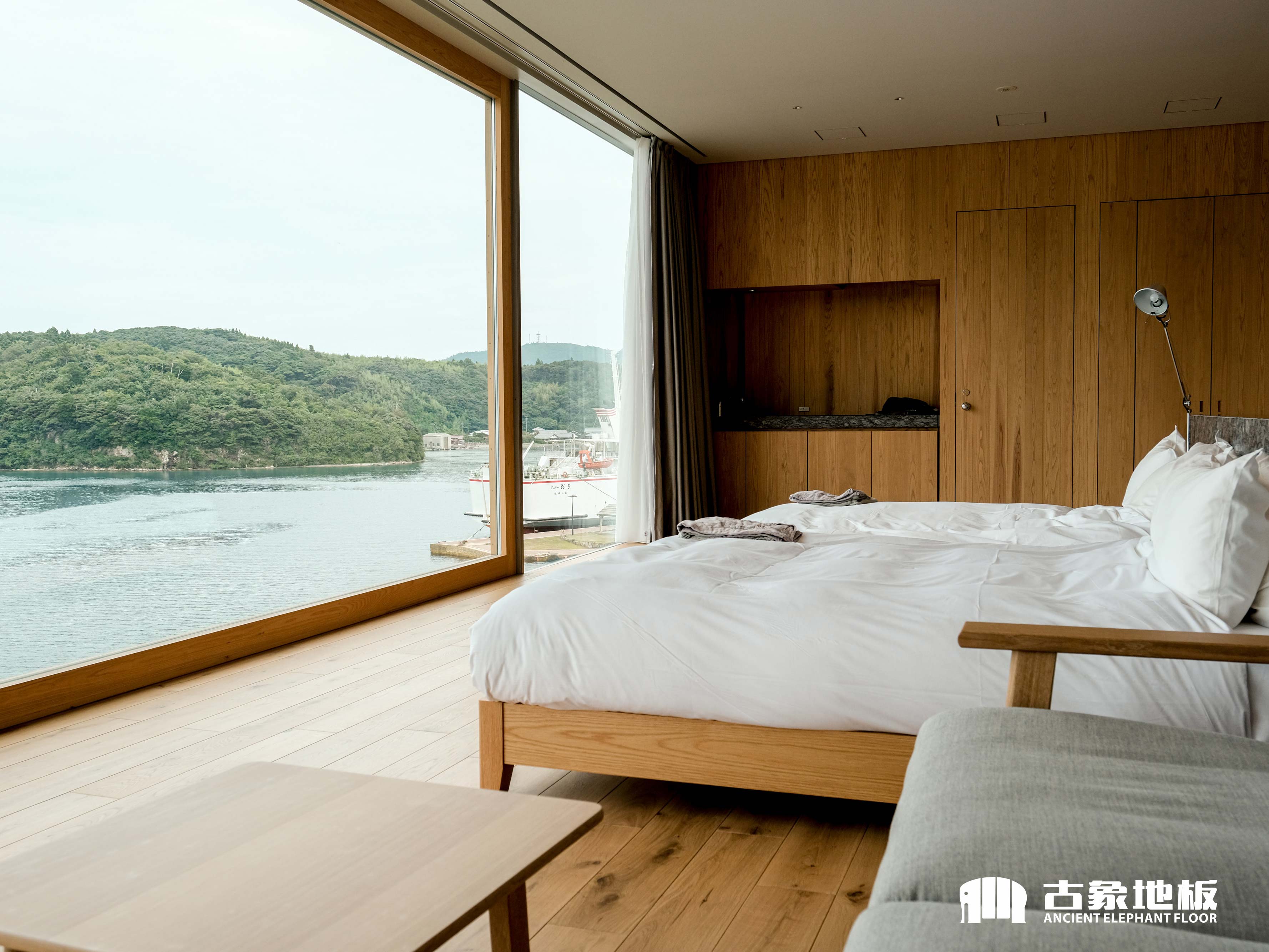 民宿裝修就鋪強(qiáng)化地板