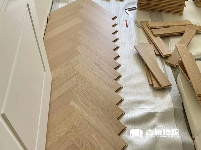 木地板廠(chǎng)家鋪裝