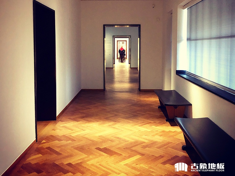 家裝地面材料優(yōu)缺點(diǎn)