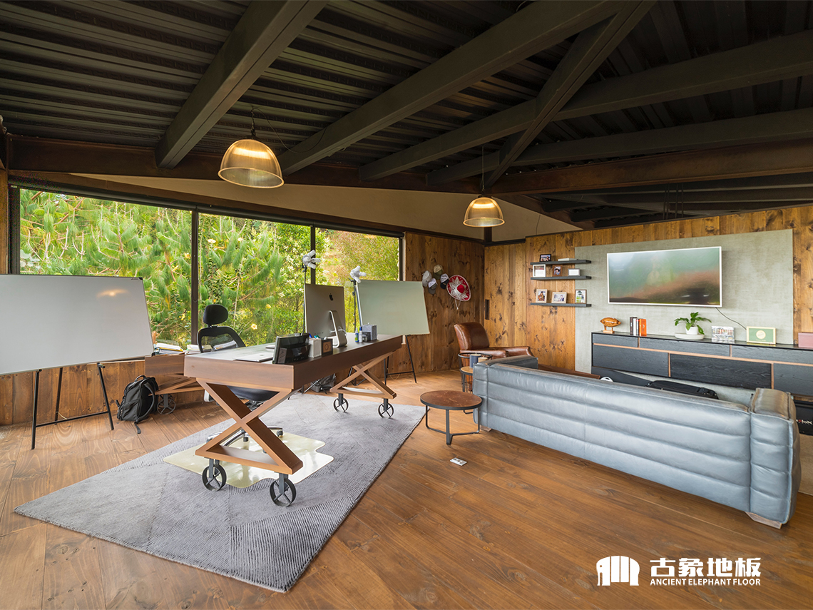 瓷磚和強(qiáng)化地板買哪個(gè)好呢