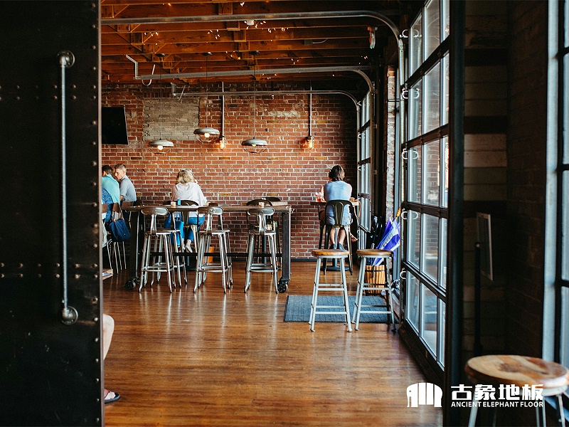 強(qiáng)化地板與瓷磚比較