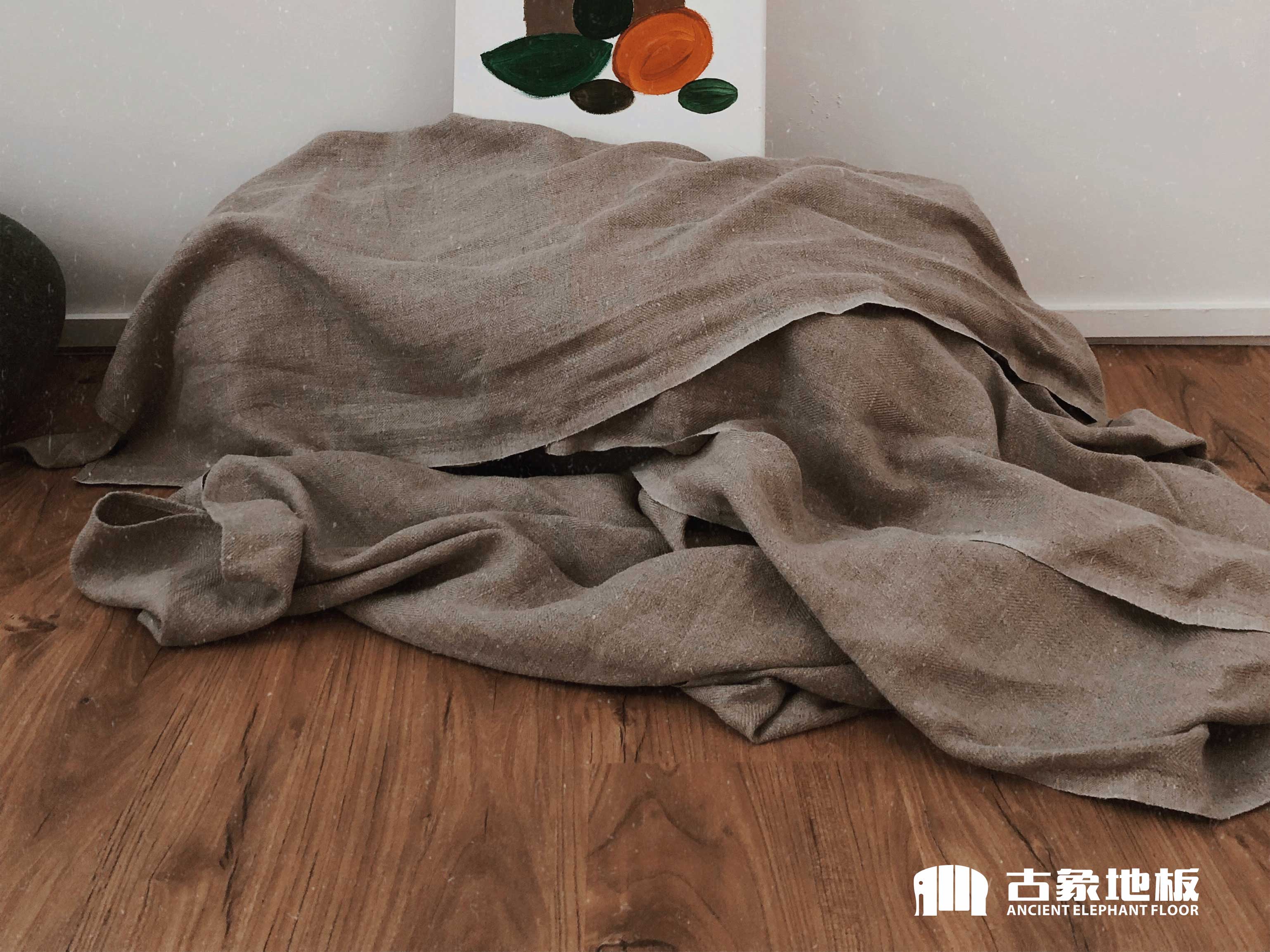 正常的強(qiáng)化地板會(huì)發(fā)出吱吱的響聲嗎