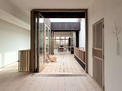 實(shí)木地板的保養(yǎng)誤區(qū)有哪些