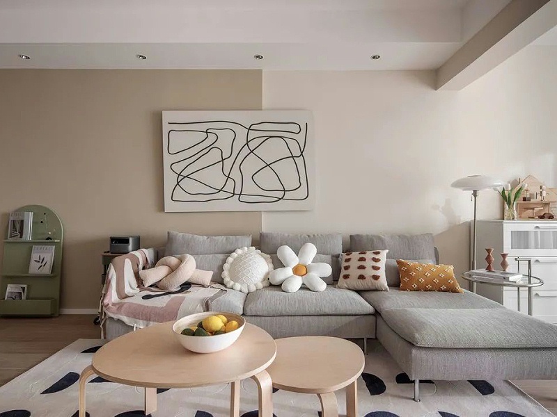 左右分色的墻壁