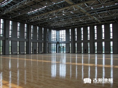 開(kāi)學(xué)季神獸歸籠，體育館地板也要健康環(huán)保