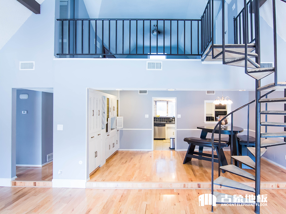 多層實(shí)木地板保養(yǎng)好幫手