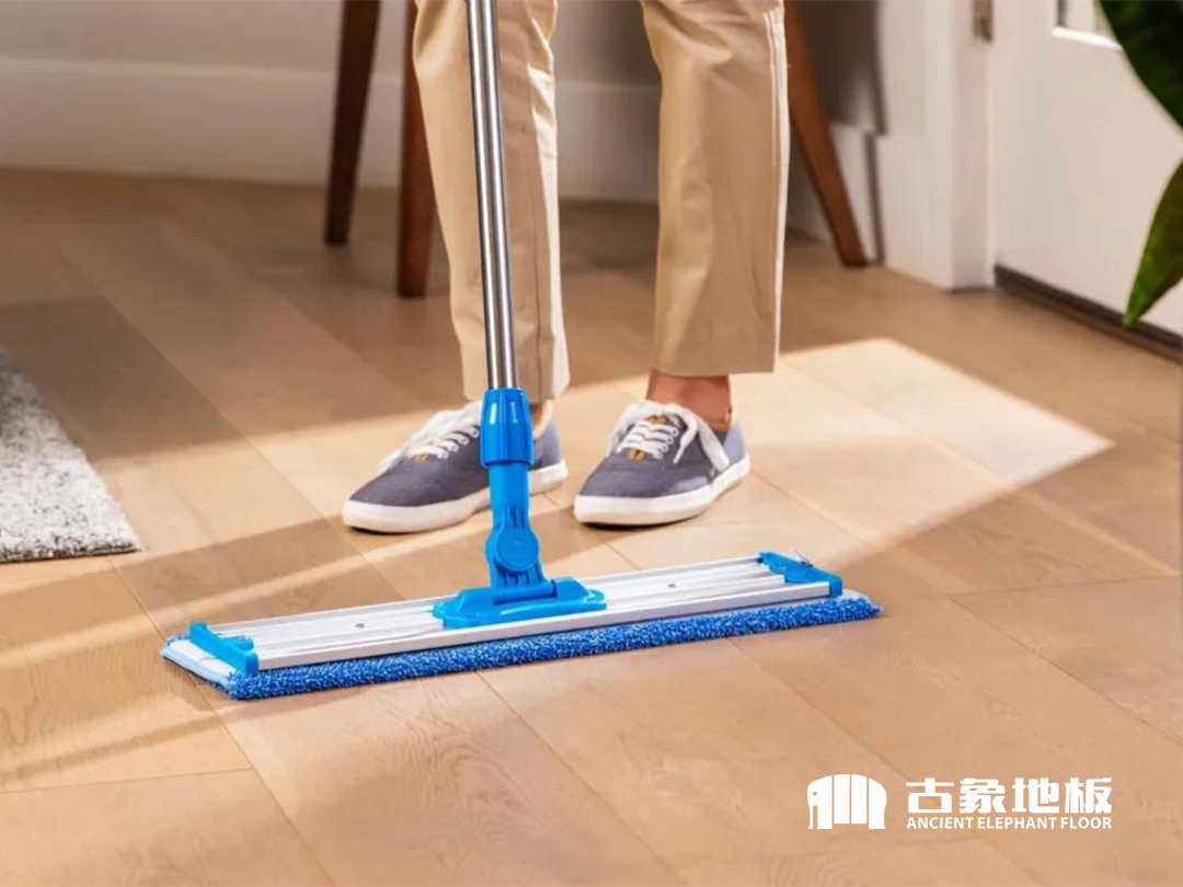 易被忽略的實(shí)木地板清潔保養(yǎng)誤區(qū)