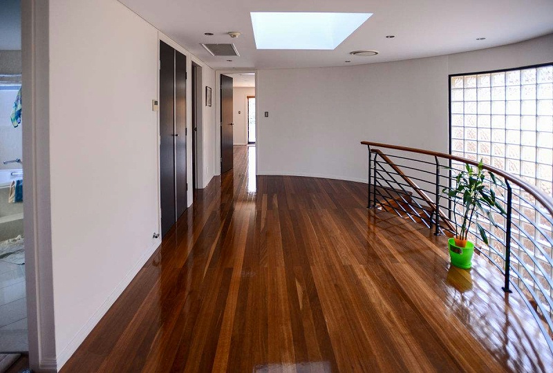 夏季木地板鋪裝