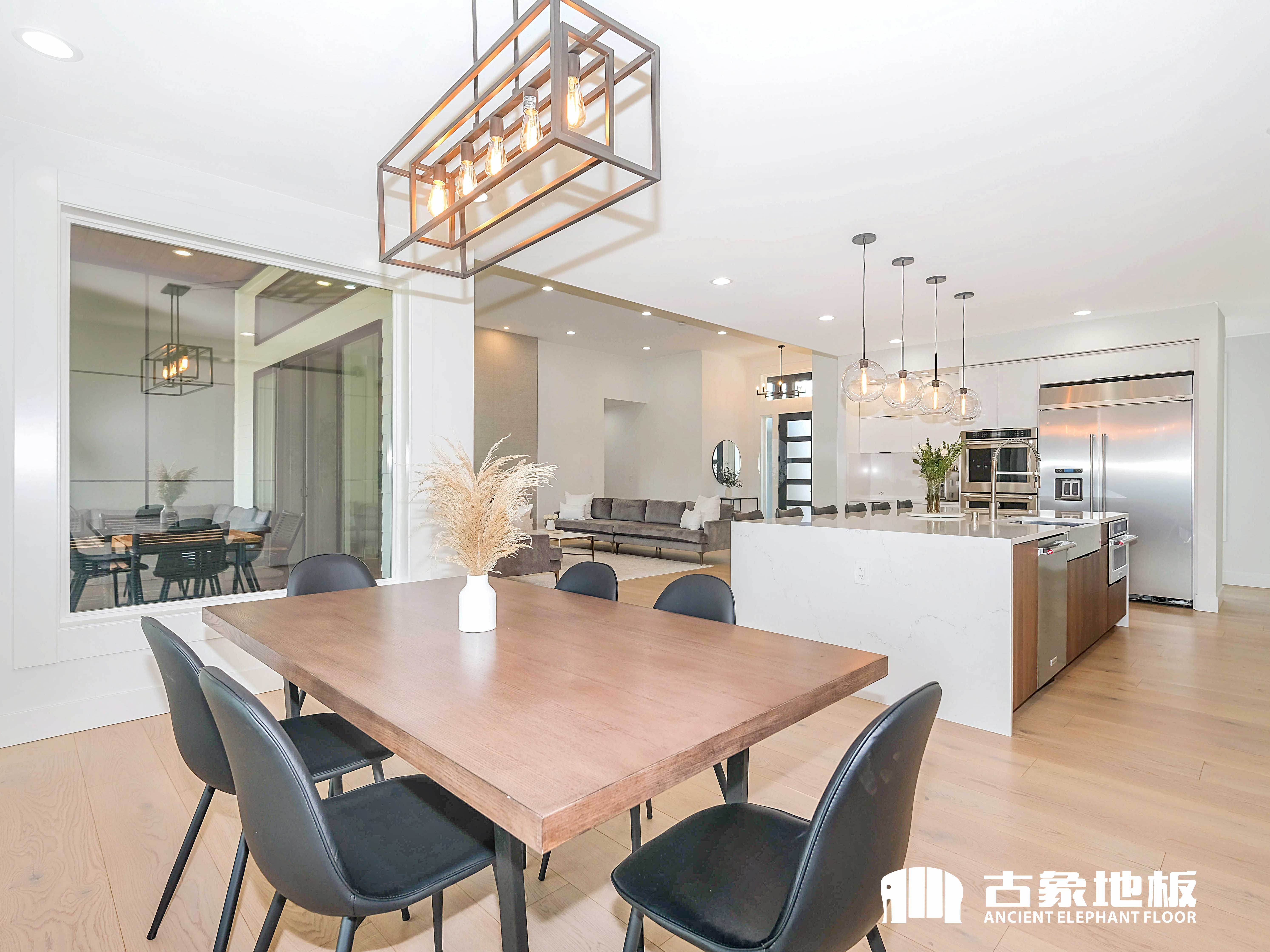 如何做好春季強化地板防潮工作