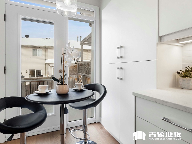 回南天及雨天緊閉門窗