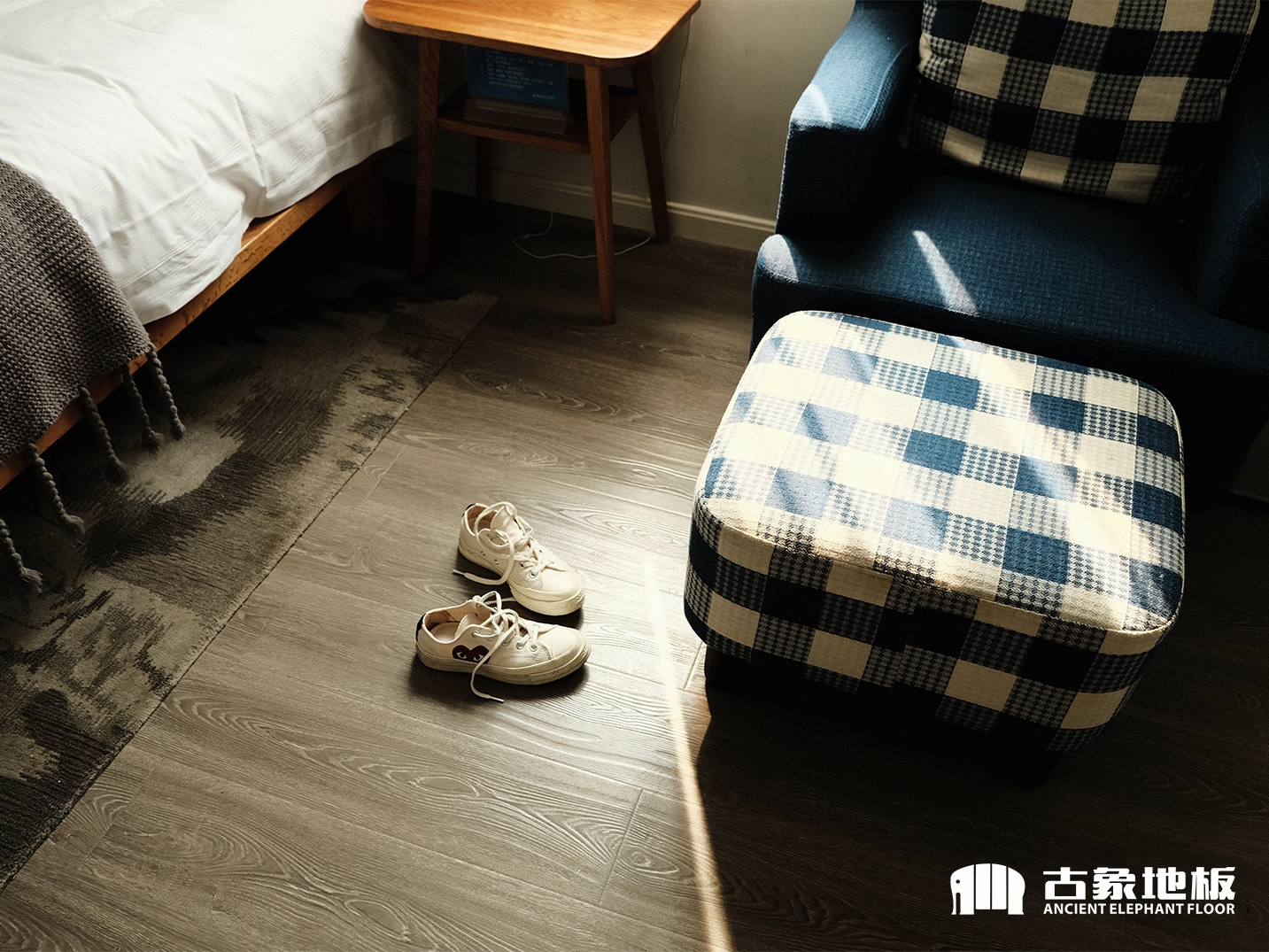 為什么越來(lái)越多的年輕人喜歡灰色強(qiáng)化地板