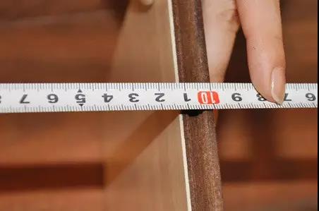 強(qiáng)化地板的厚度測量中