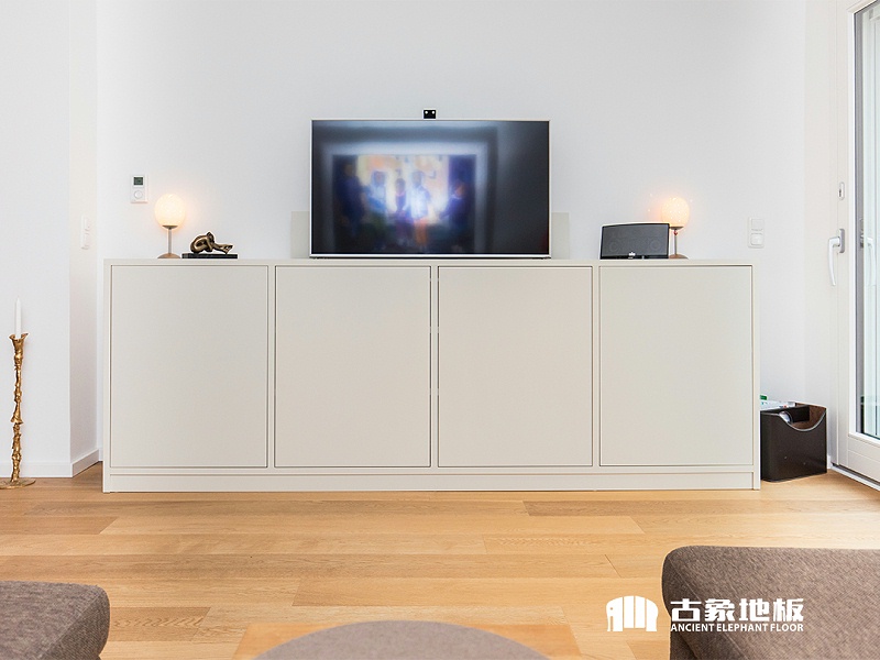 鋪裝影響實木地板使用壽命